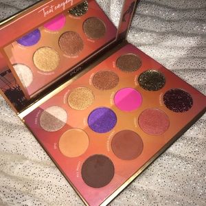 PUR festival palette